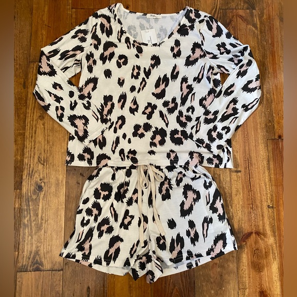 Hope Horizon Leopard Print Loungewear Short Set - Picture 5 of 8